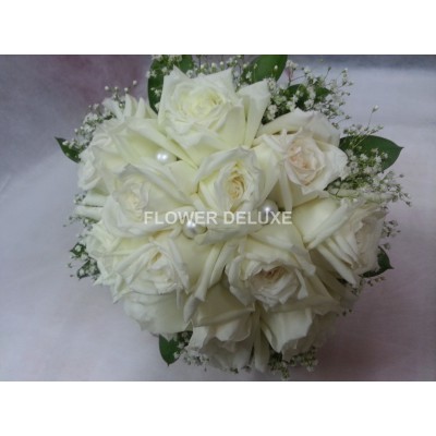 WB023 - white rose with pearl