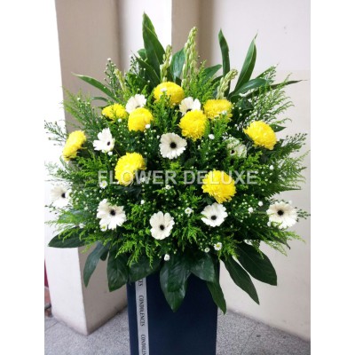Wreath Table - wre005