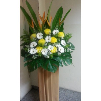 Wreath Table - wre010
